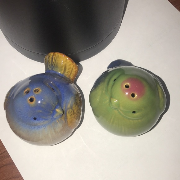 Pier 1 Salt and Pepper Shaker Chubby Birds - Blue & Green - Picture 5 of 11